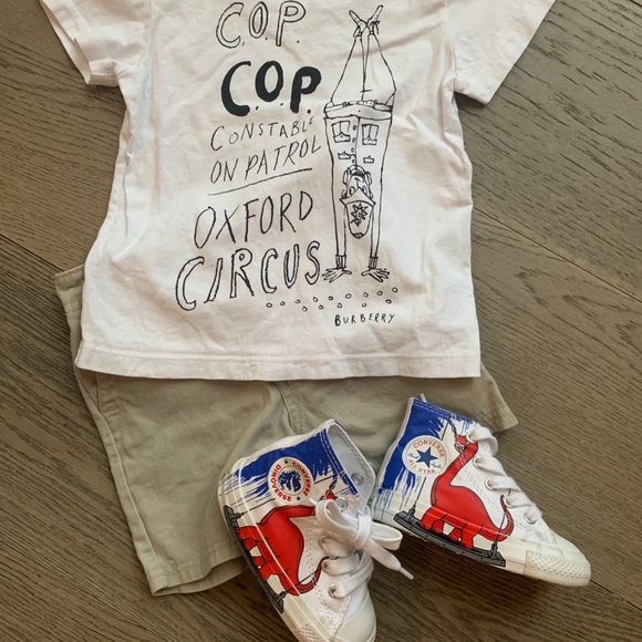 Children’s Burberry T - Picture 1 of 4